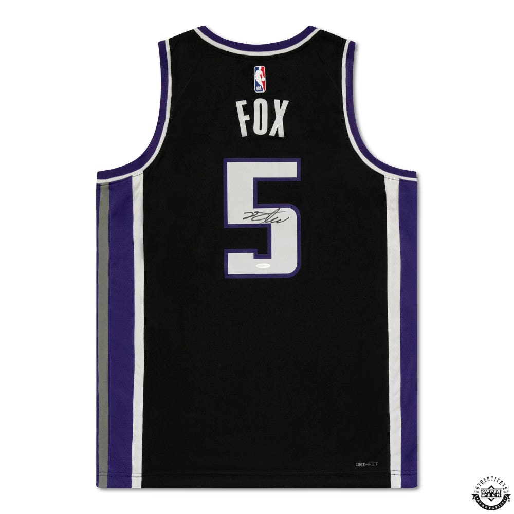 De Aaron Fox Autographed 2023 24 Sacramento Kings Black Nike Icon Edition Swingman Jersey