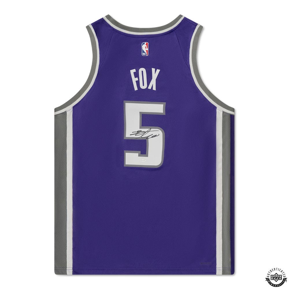 De Aaron Fox Autographed Sacramento Kings Icon Edition Swingman Nike Jersey