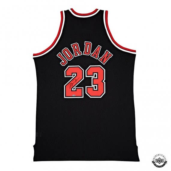 belasting Opwekking gelei Michael Jordan Signed Jersey | '97-'98 Alternate Chicago Bulls Jersey |  Upper Deck Store