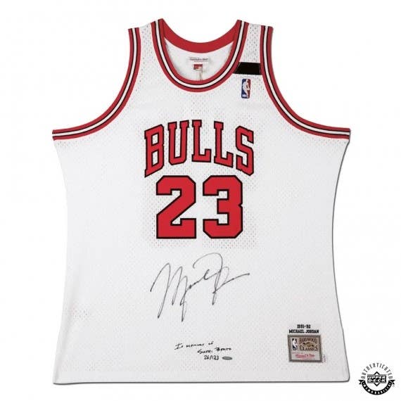 Michael Jordan Signed Chicago Bulls Home Jersey